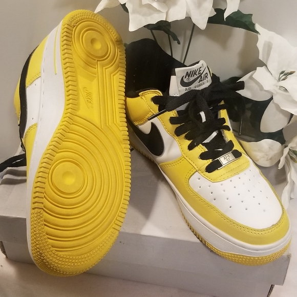 Nike Air Force I (Low) - Picture 2 of 9